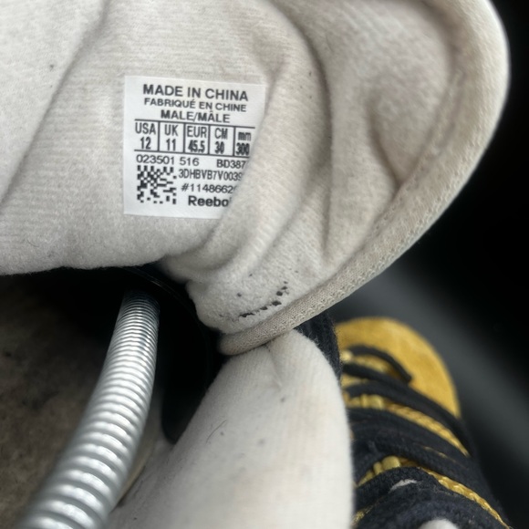 Yellow and Blue Reebok IVERSON Sneakers - Picture 5 of 6